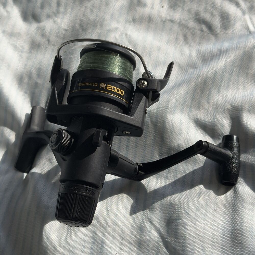 Shimano R2000 Spinner Reel